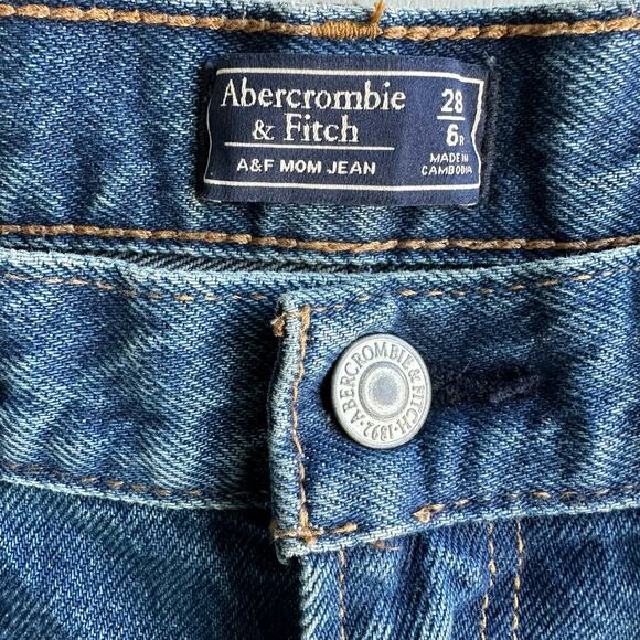 Abercrombie & Fitch A&F Mom Jean Distressed - Picture 5 of 7
